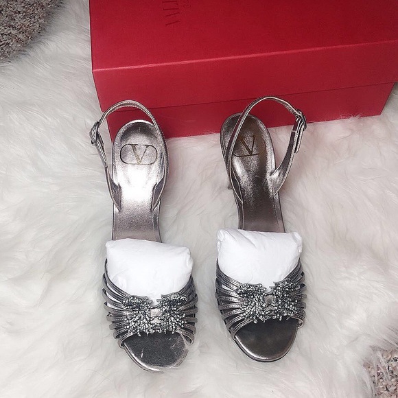 ❤️SOLD❤️Valentino Griffin leather sandals 35.5 - Picture 4 of 8